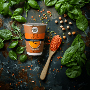 Kichererbsen Protein und Linsen: Street Soup Linsencremesuppe im Becher mit Kichererbsen, roten Linsen und Spinat
